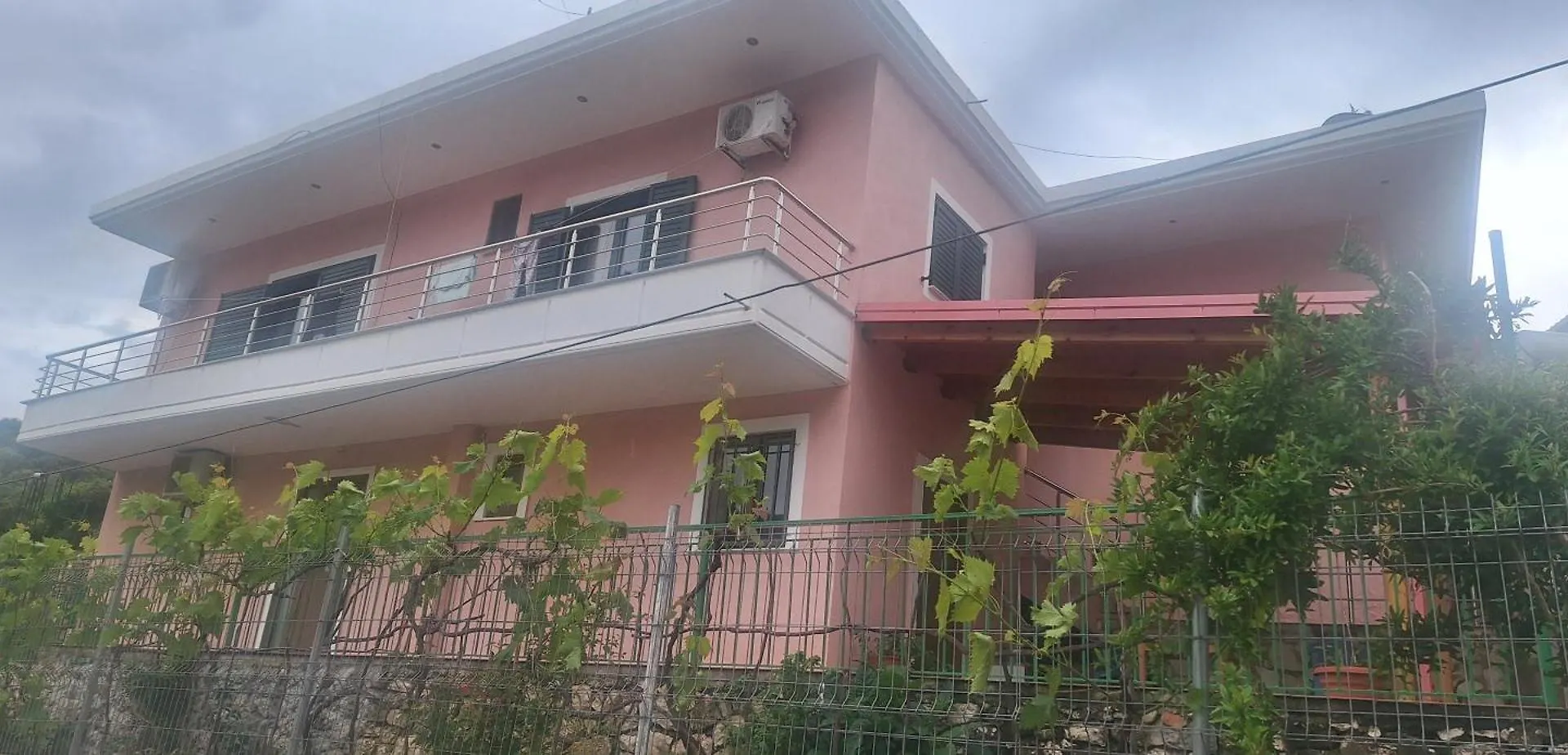 Amalias Room Himare